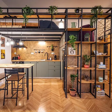 Rumbastic New - Location With Ac Apartman