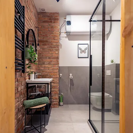 Rumbastic New - Location With Ac Budapeszt